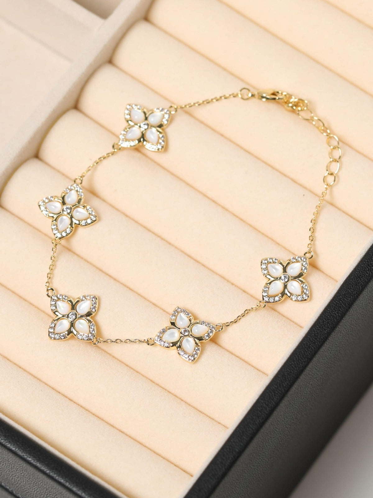 Gold Plated Mother of Pearl Clover Bracelet 8 Inch