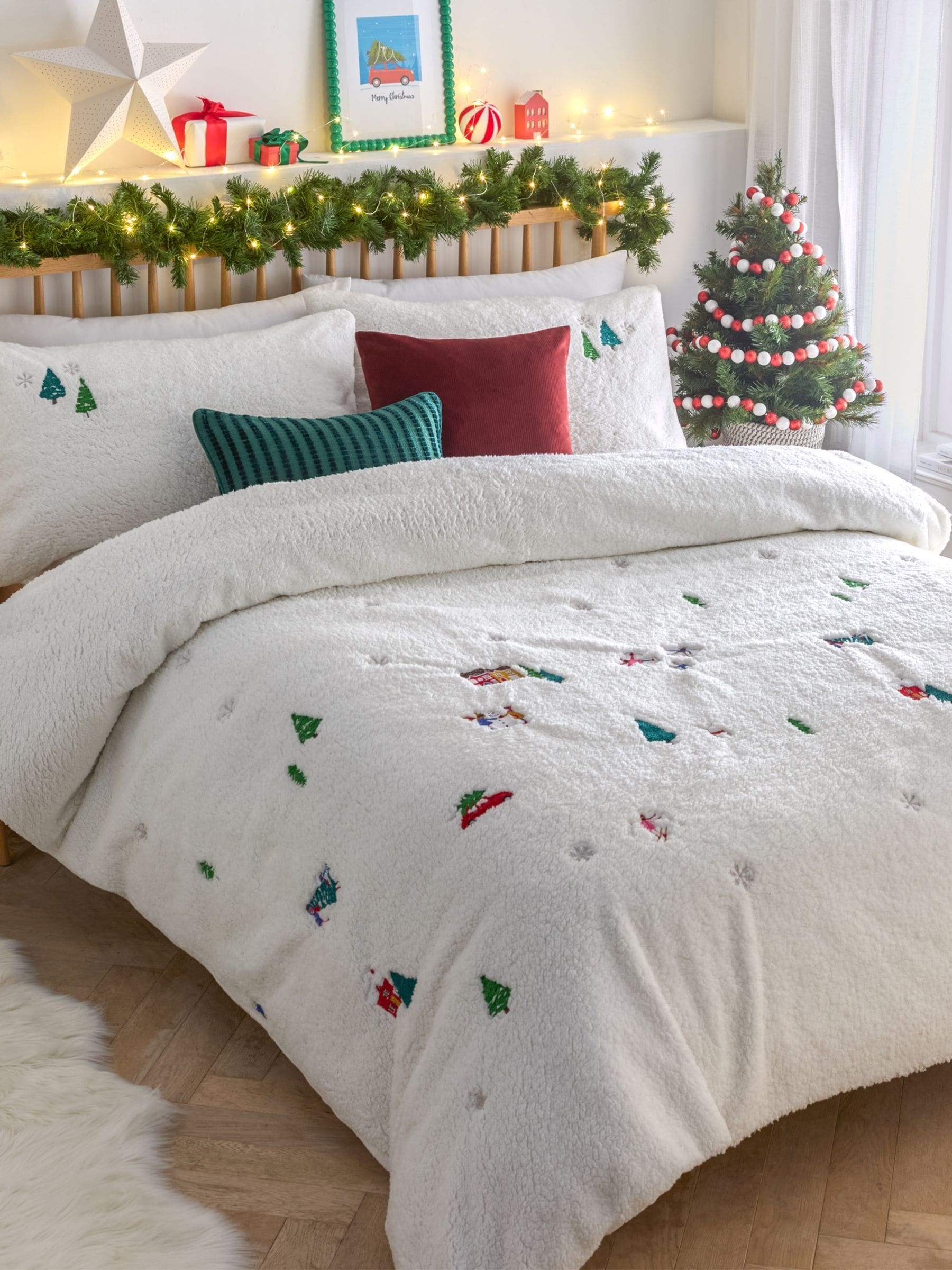 Furn White Christmas Together Embroidered Fleece Duvet Cover and Pillowcase Set