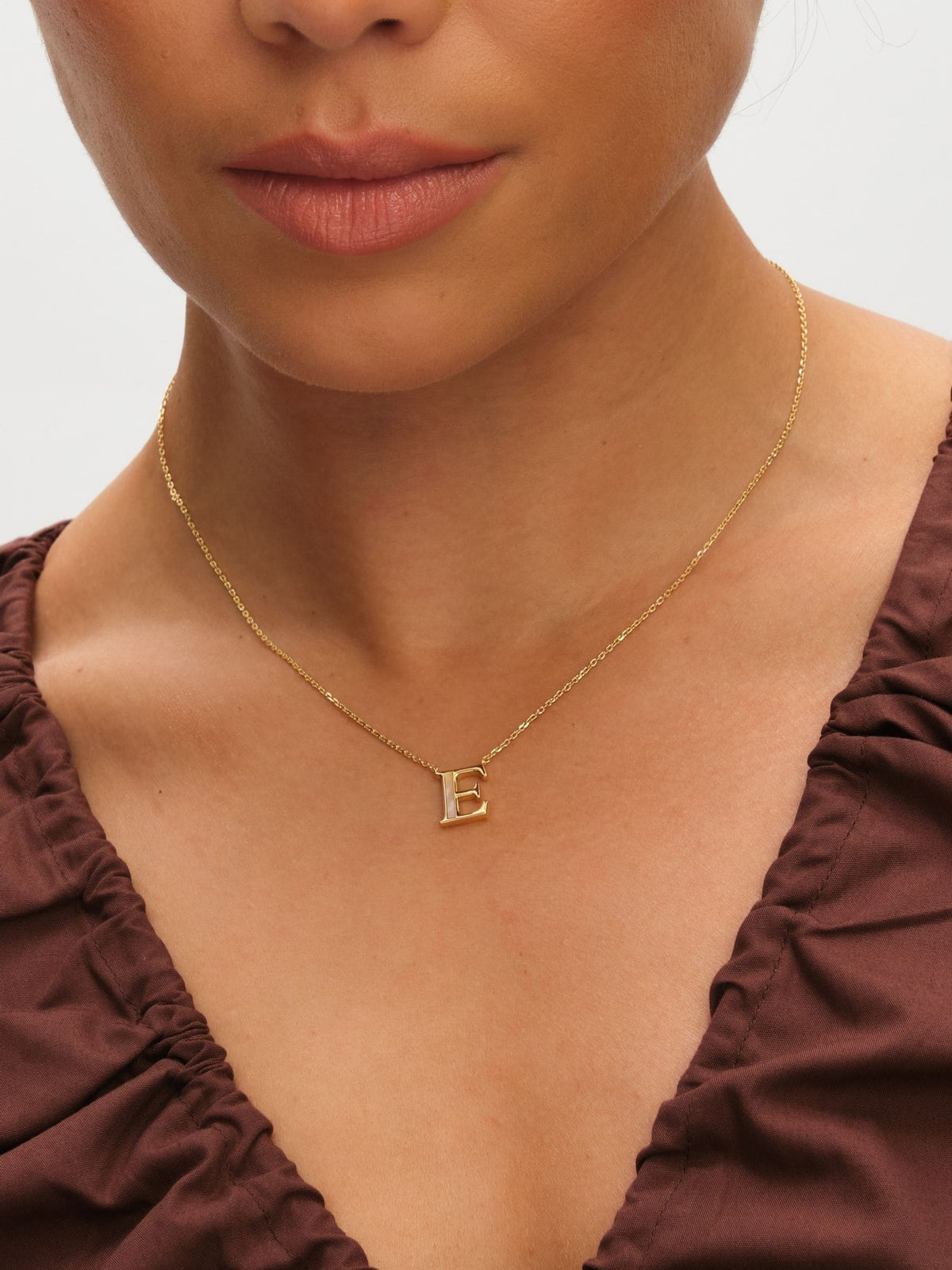 Inicio E Initial Pendant with mother-of-pearl and 17-inch chain, UK version