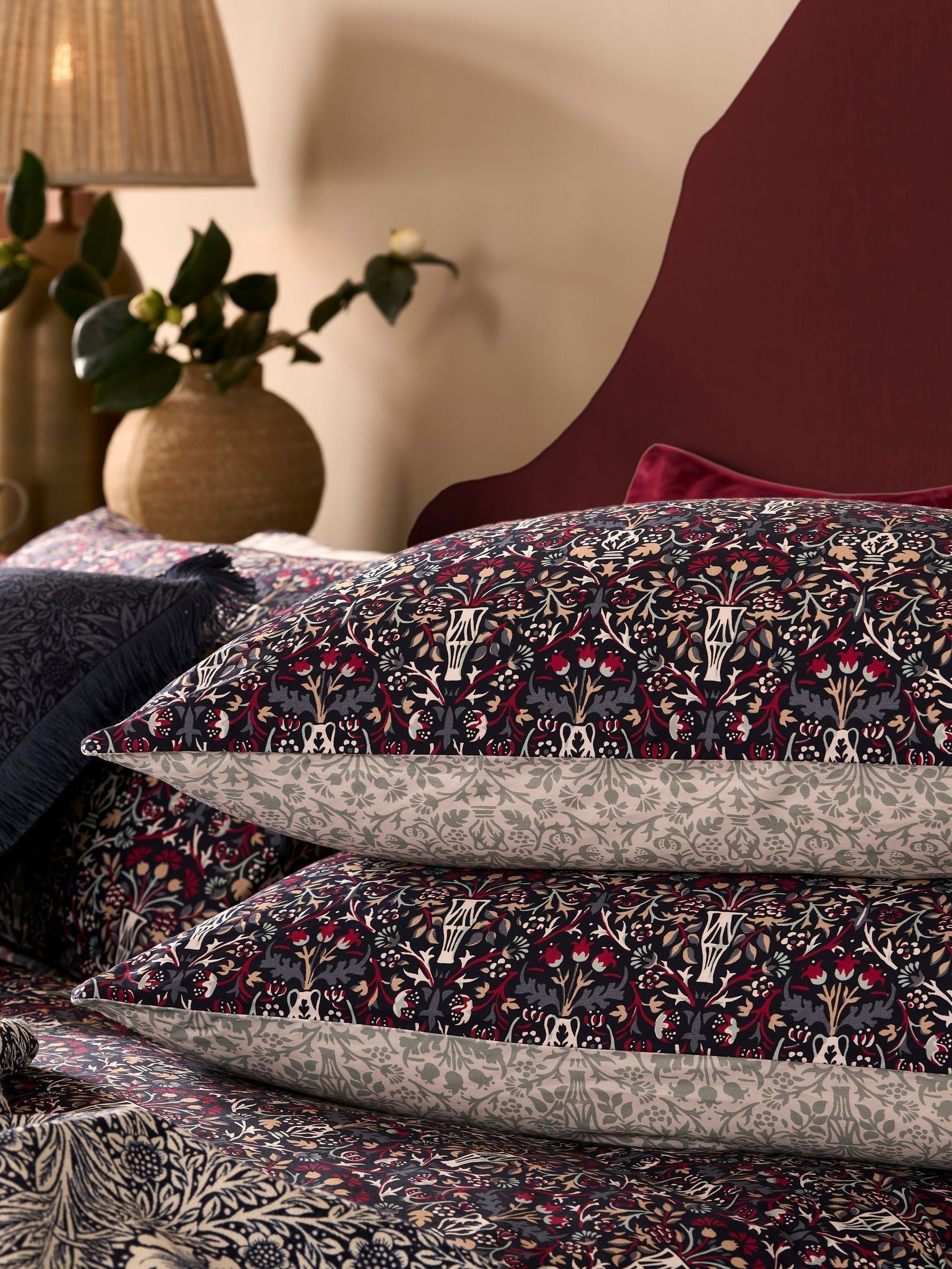 William Morris At Home Indigo or Raspberry Blue Flowerpot 220 Thread Count Duvet Cover and Pillowcase Set