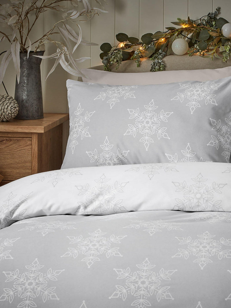 Vantona grey Christmas simple snowflake quilt cover set (British brand)
