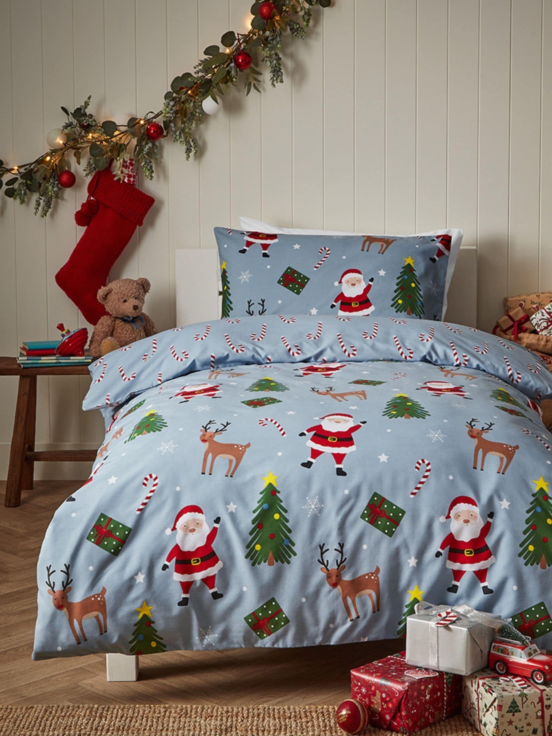 Vantona blue Christmas Santa and friends quilt cover set (British brand)