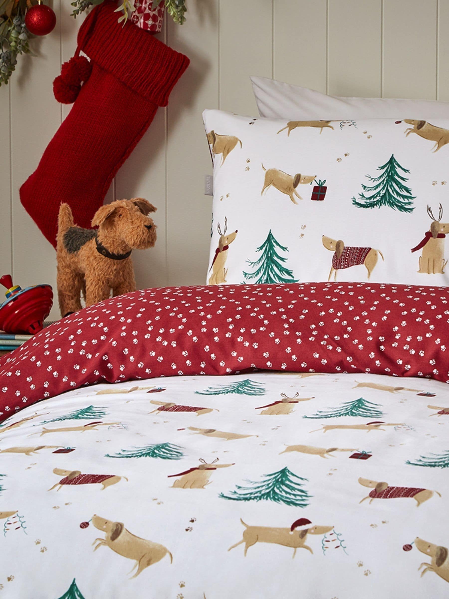 Vantona Christmas sausage dog duvet cover set (British brand)