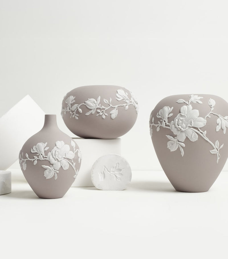 Wedgwood Magnolia Blossom bud vase 14cm (British brand)