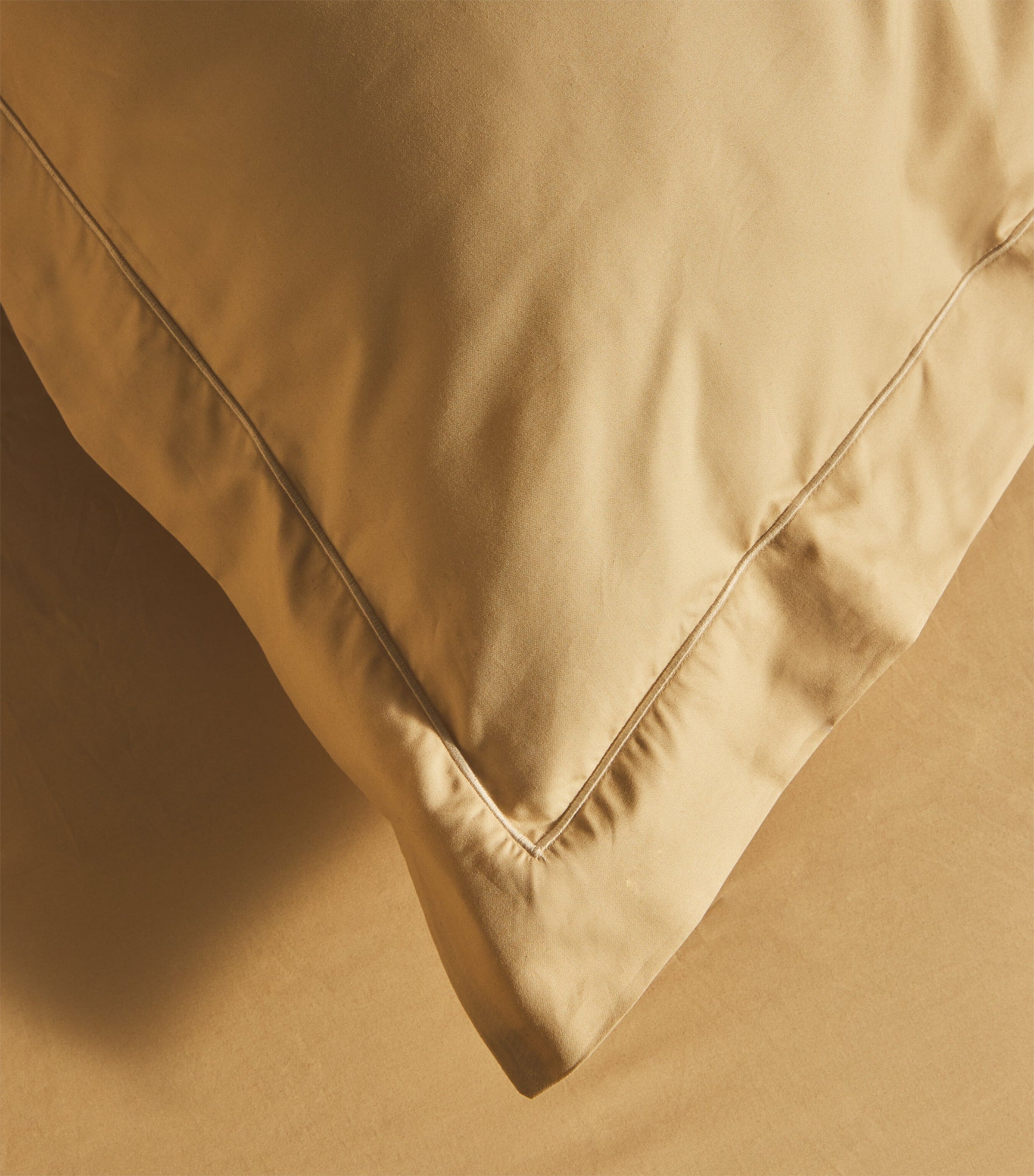 Harrods of London Chester king fitted sheet 150cm x 200cm, UK version