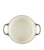 Le Creuset cast iron Christmas round casserole dish 24cm, UK version