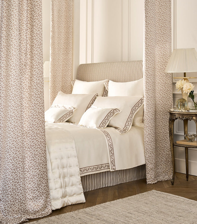 Gingerlily Silk Fern Vine Super King Duvet Cover (260cm x 220cm) - British product