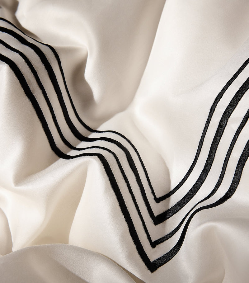 Harrods of London Mayfair King Duvet Cover and Pillowcase Set 230cm x 220cm - British product