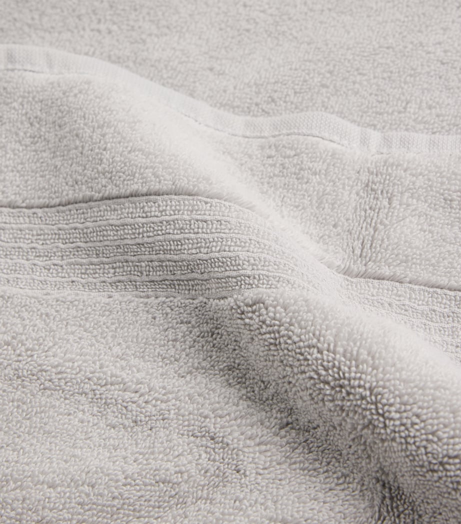 Harrods of London organic cotton bath towel 70cm x 140cm, UK version