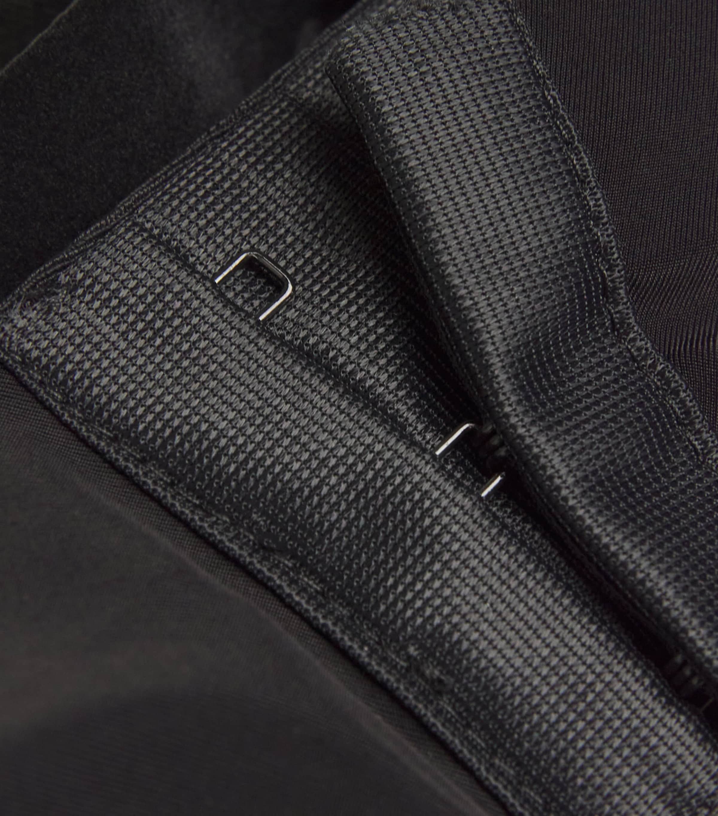 Wolford suspender belt (British brand)