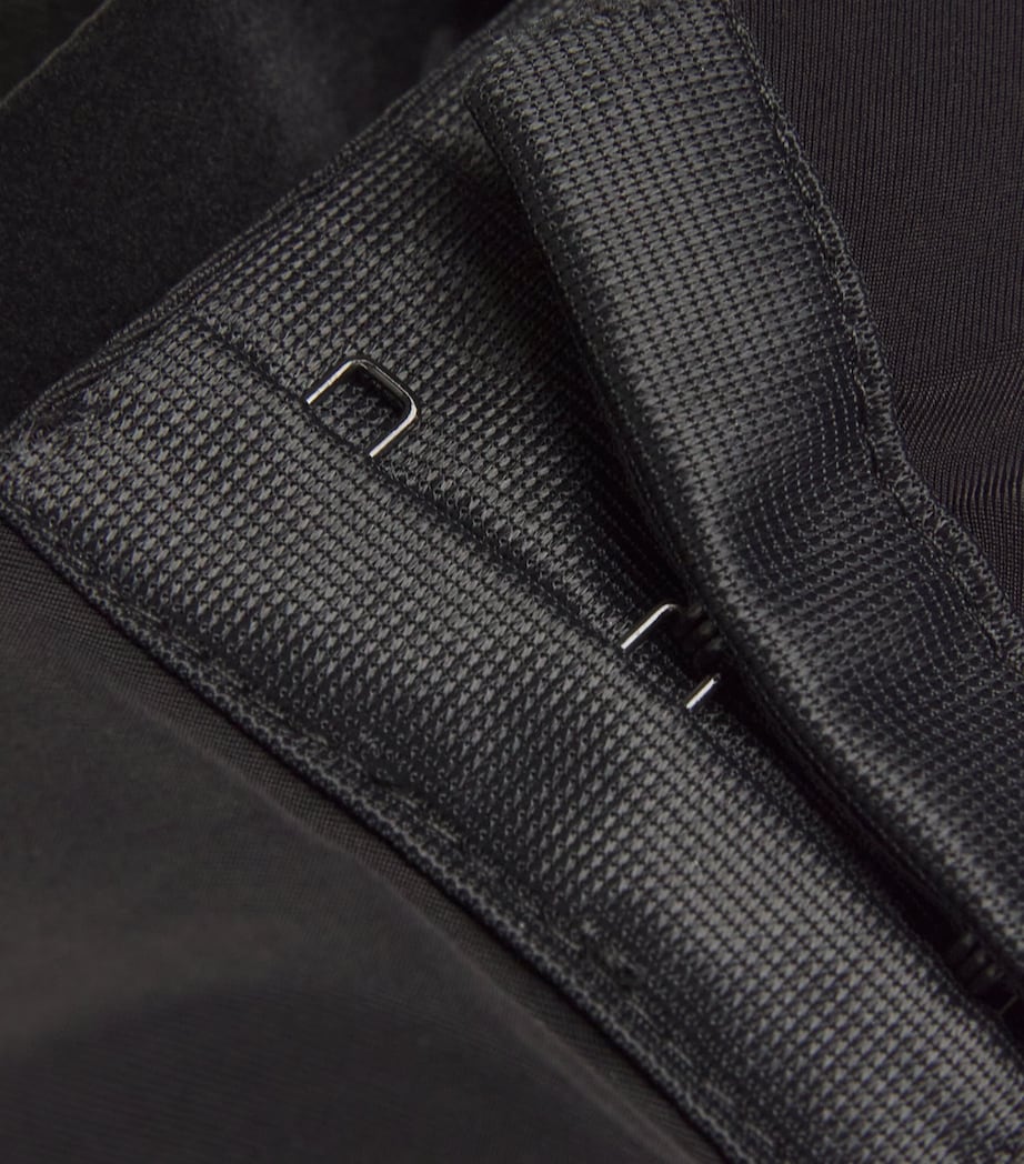 Wolford suspender belt (British brand)