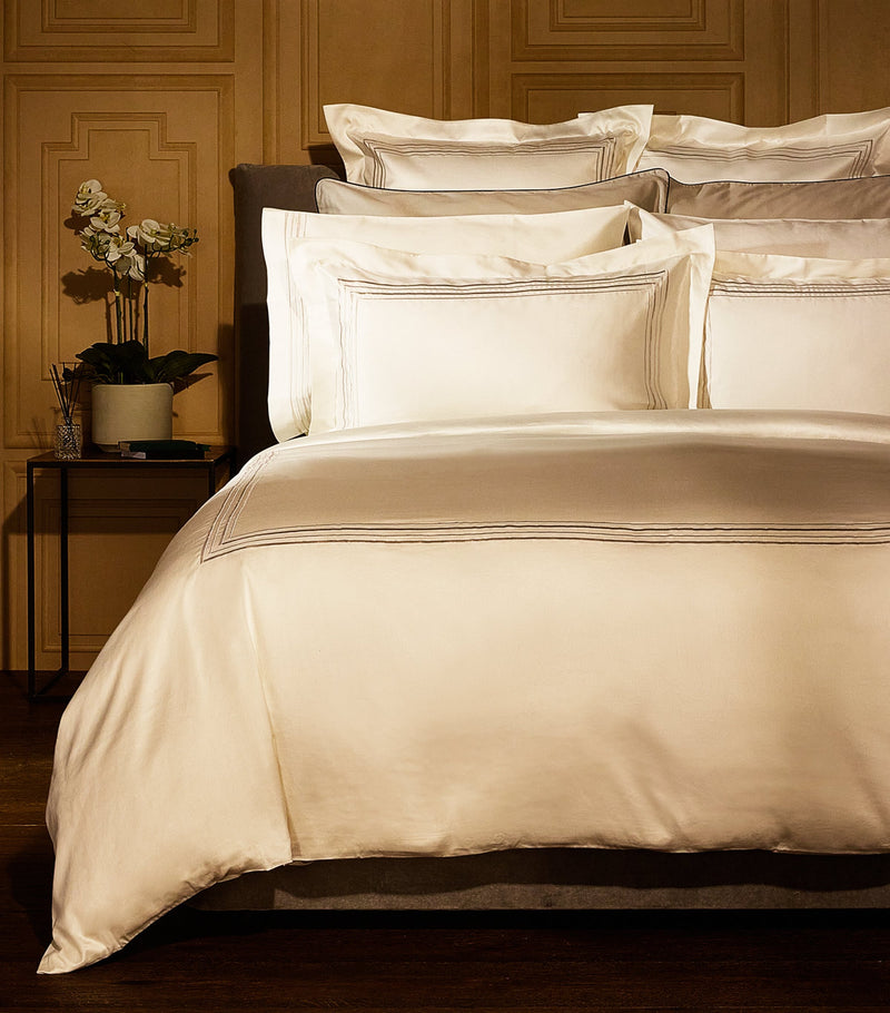 Harrods of London Mayfair Super King Fitted Sheet 180cm x 200cm, UK version