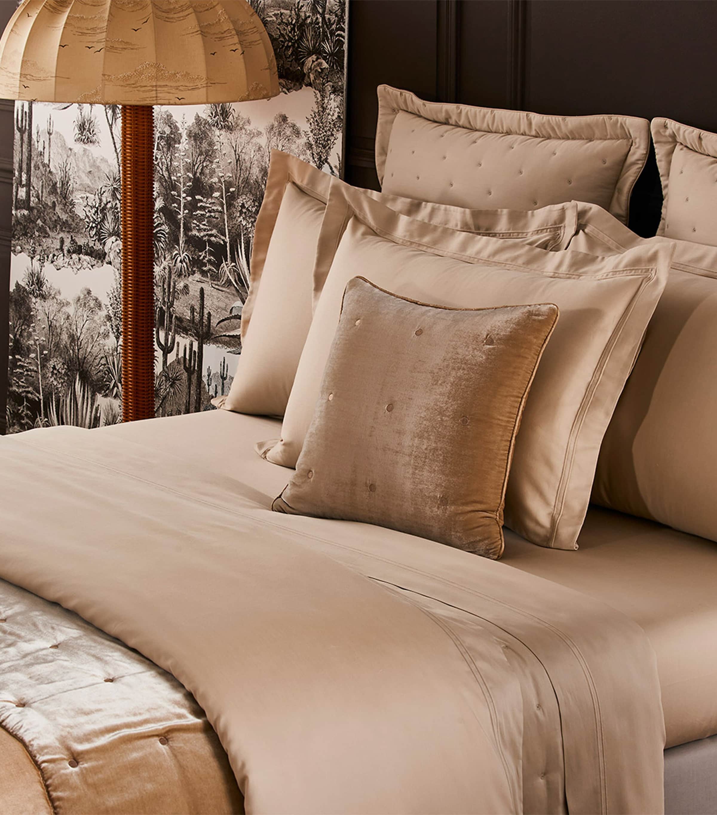 Yves Delorme Triomphe double duvet cover 200cm x 200cm (British brand)
