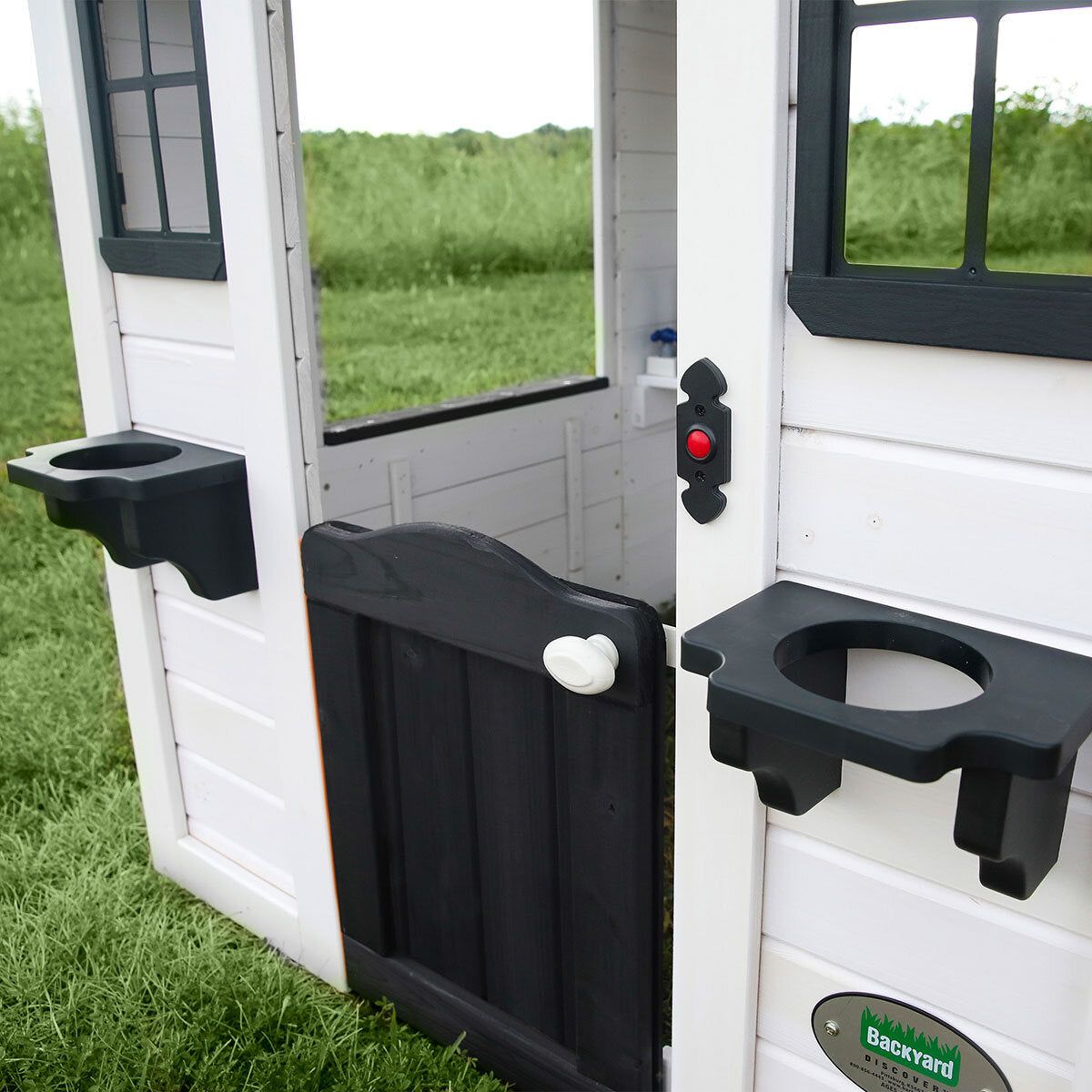 Backyard Discovery White Sweetwater Playhouse (2-10 Years) - McGrocer