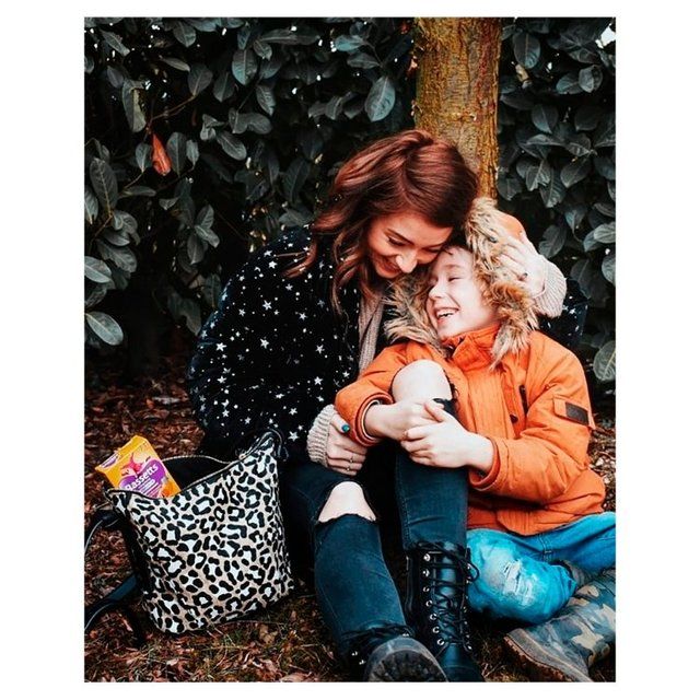 Bassetts Tropical Omega 3 & Multivitamins 7-11yrs    30 per pack - McGrocer