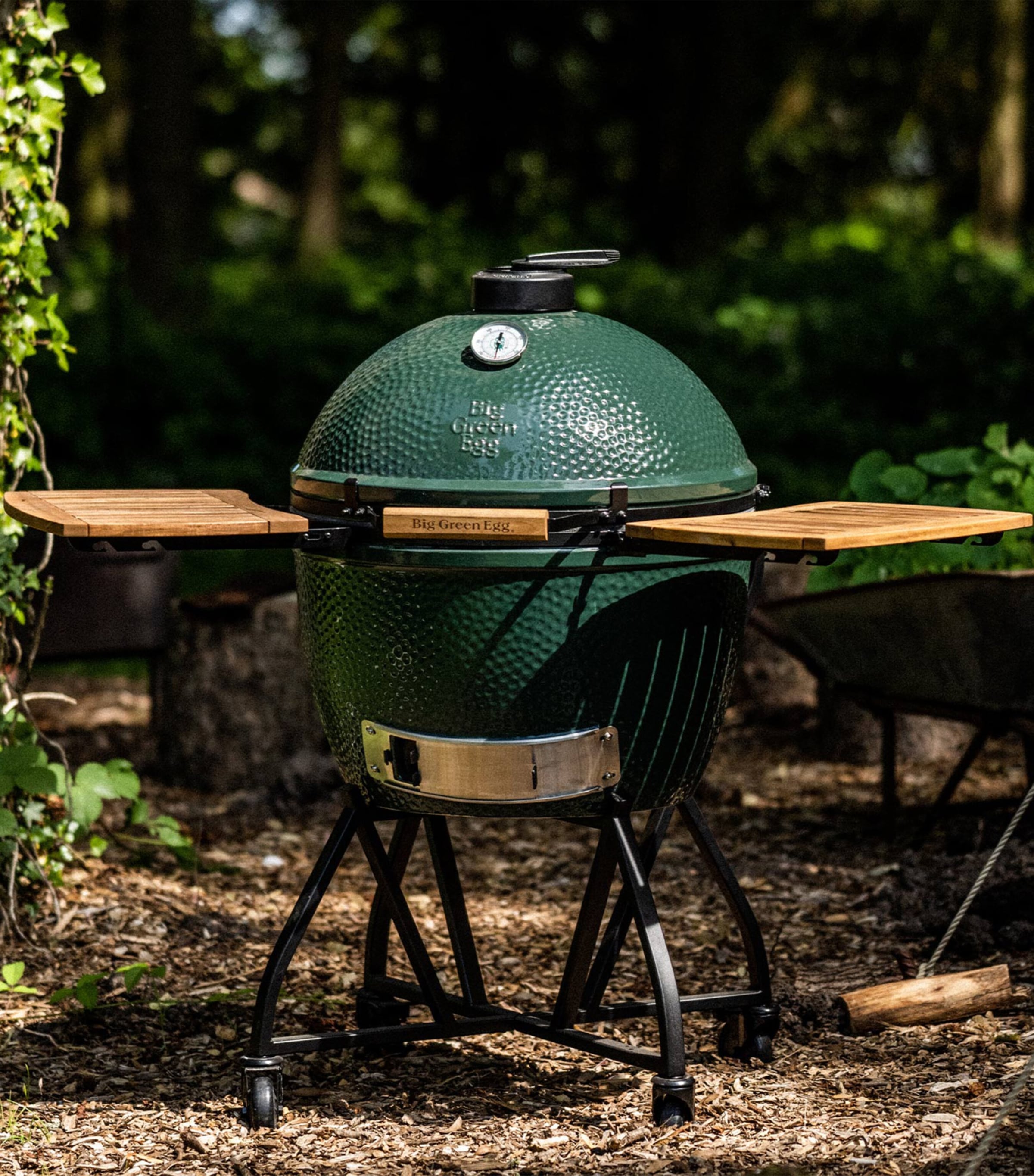 Big Green Egg XL ceramic barbecue grill - British product