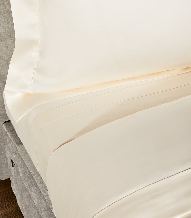 Celso De Lemos Bourdon Super King Duvet Cover Set (260cm x 220cm)