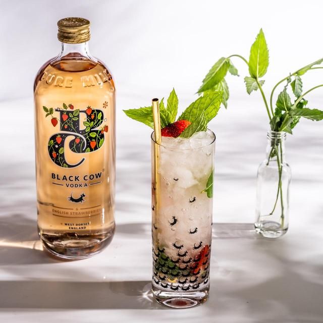 Black Cow & English Strawberries Vodka   70cl - McGrocer