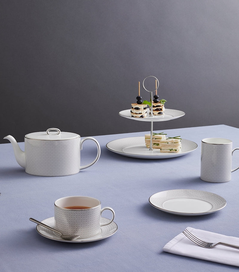 Wedgwood Gio Platinum 2-Tier cake stand (British brand)