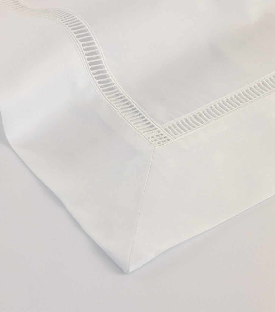 Yves Delorme Colisée Blanc double flat sheet 240cm x 295cm (British brand)