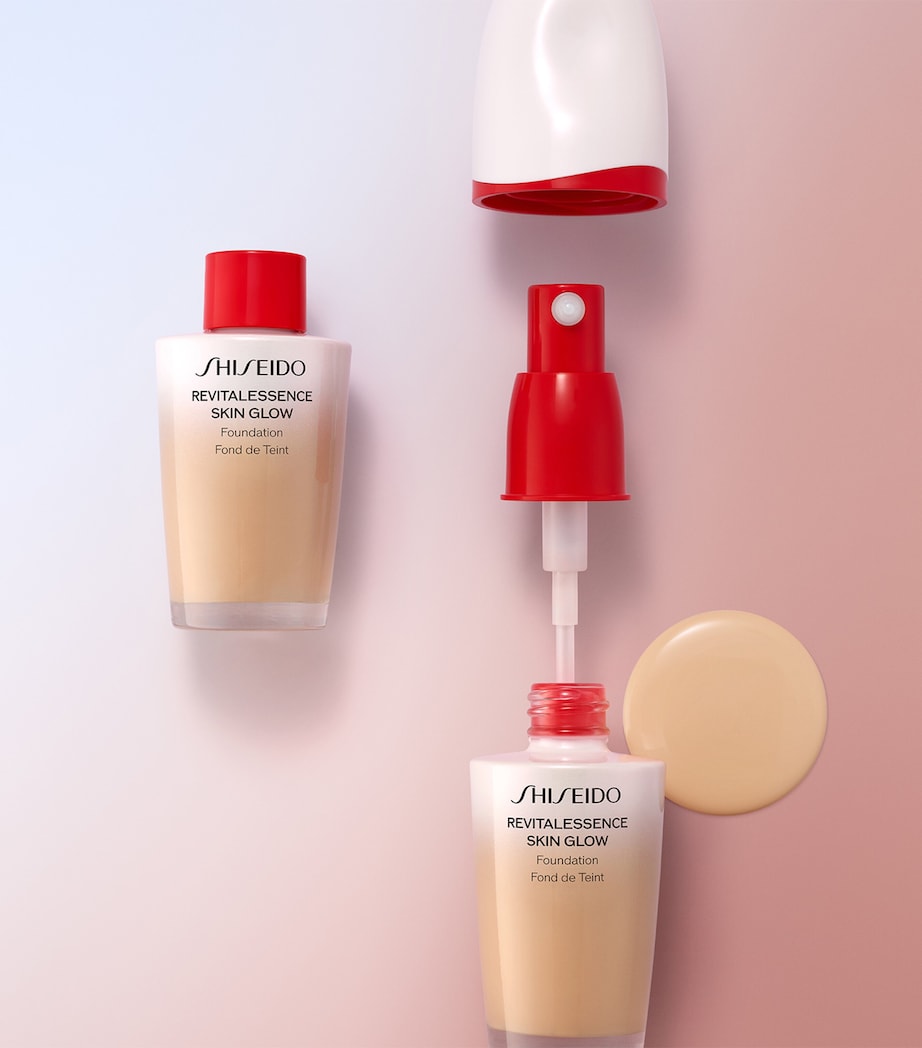 Shiseido Revitalessence Skin Glow Foundation (British brand)