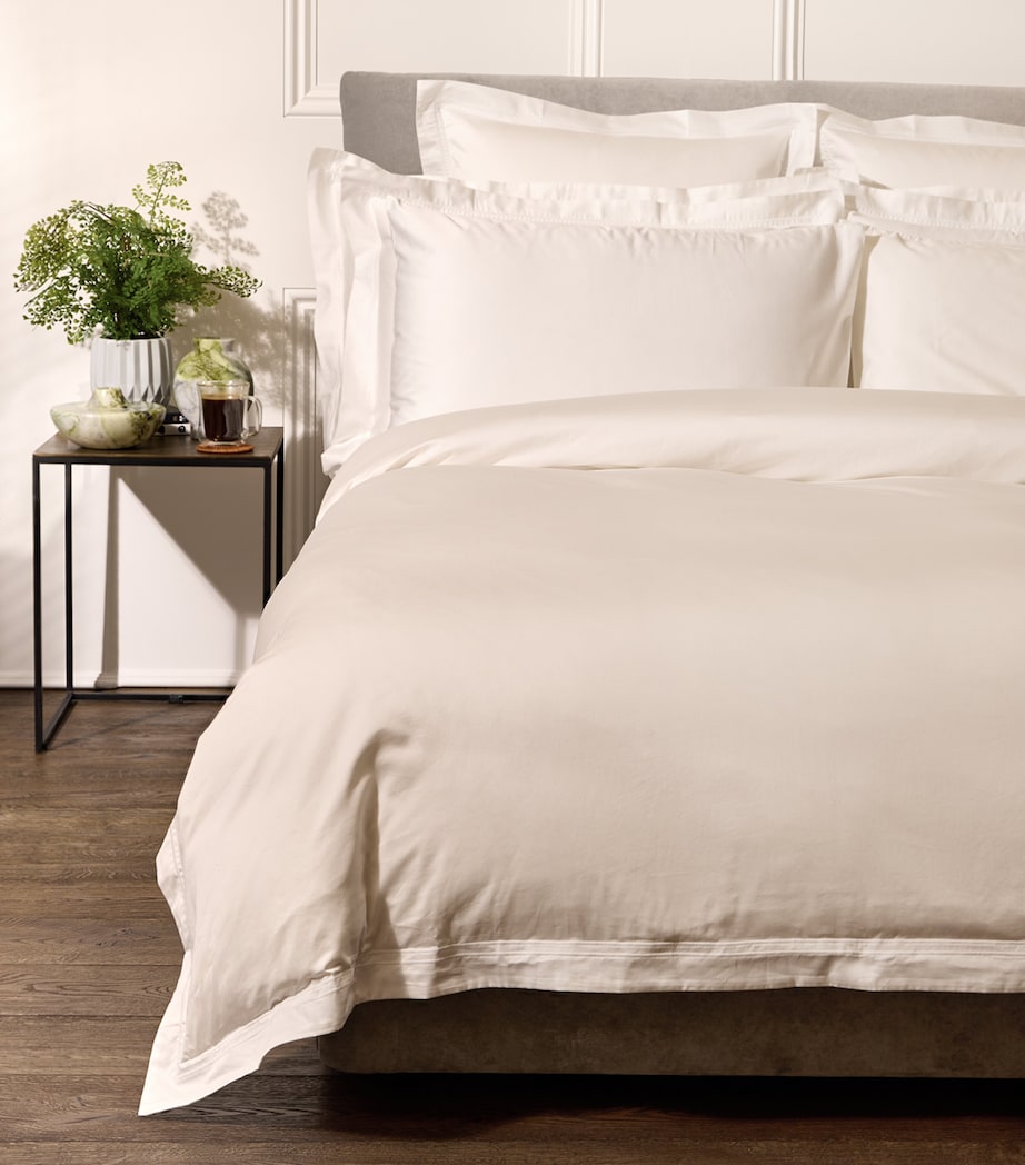 Harrods of London Brompton II Super King Fitted Sheet 180cm x 200cm, UK version