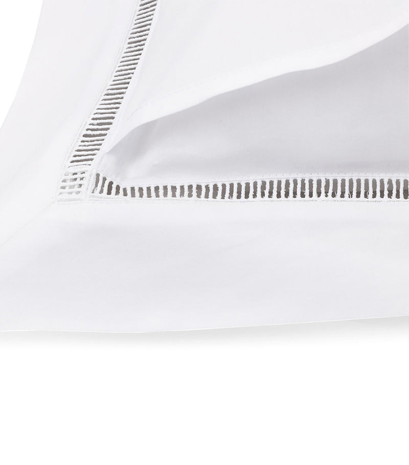 Yves Delorme Colisée Blanc pillowcase 50cm x 75cm (British brand)