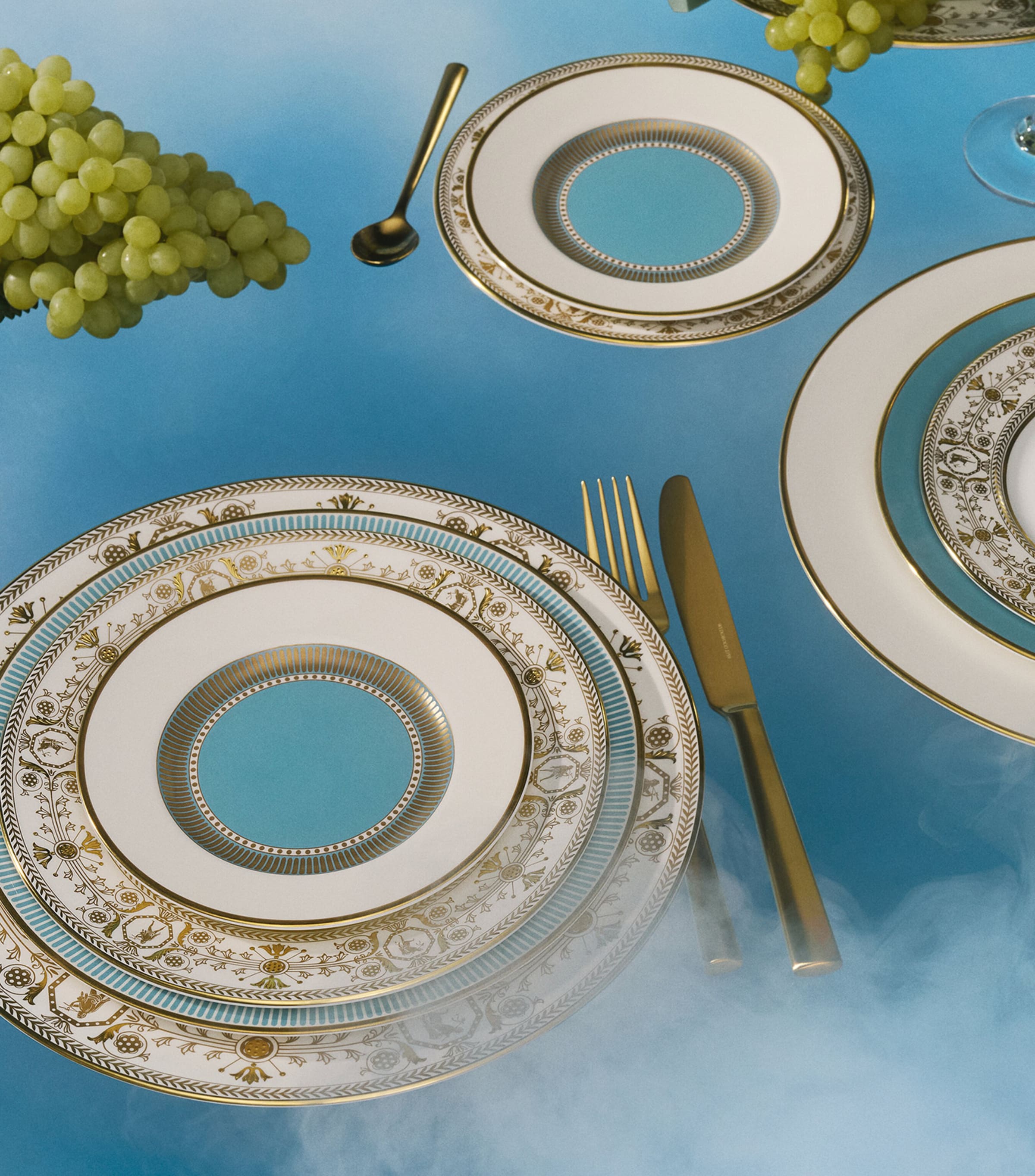 Wedgwood bone china Bacchus plate 27.5cm (British brand)