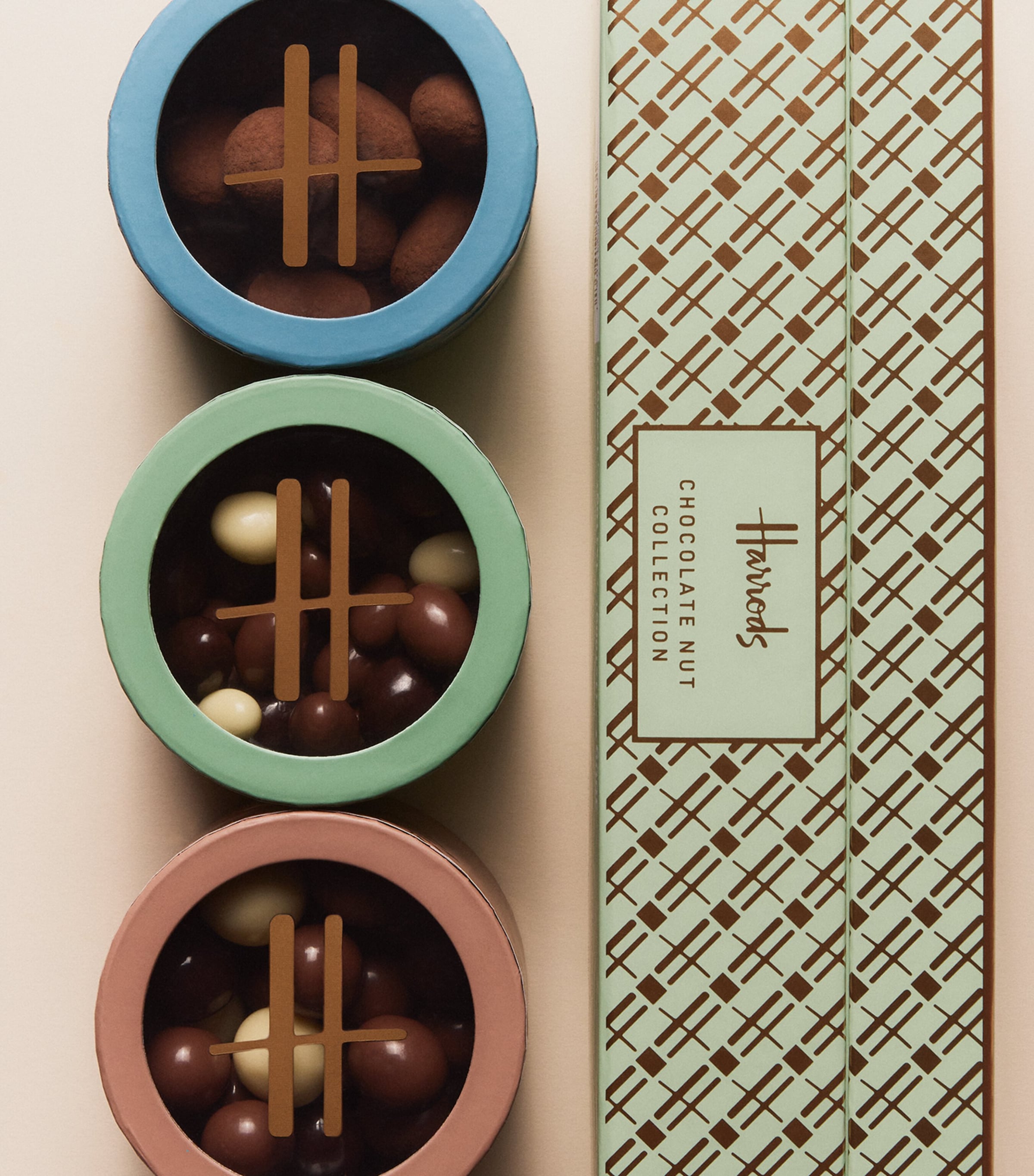 Harrods Housewarming Hamper with tea, coffee, chocolate, and Champagne, UK version