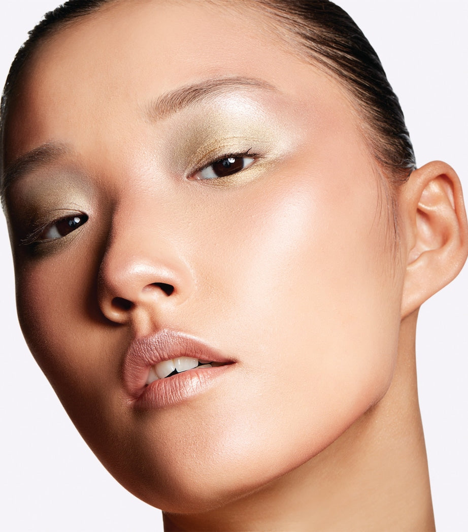 MAC Extra Dimension Skinfinish