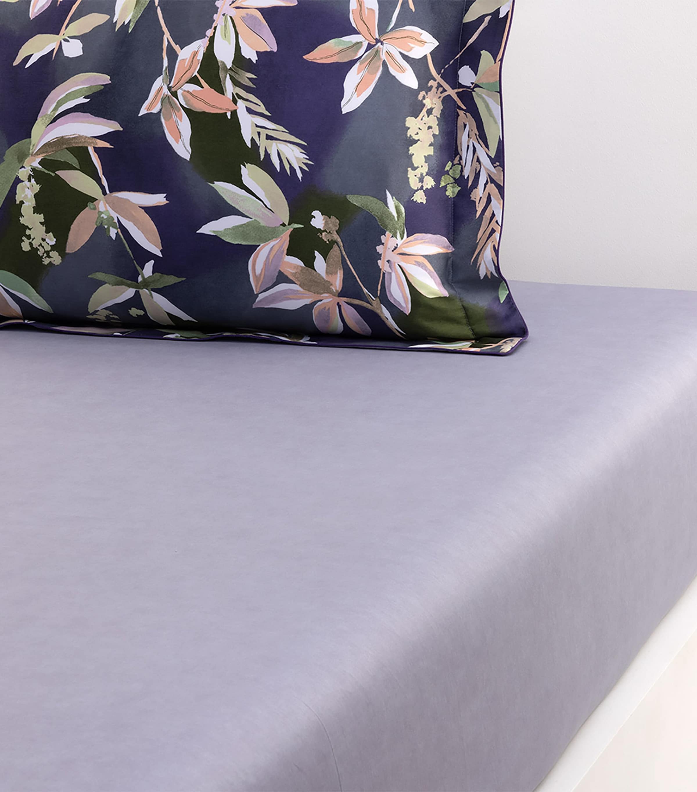 Yves Delorme Brume Super King fitted sheet 180cm x 200cm (British brand)