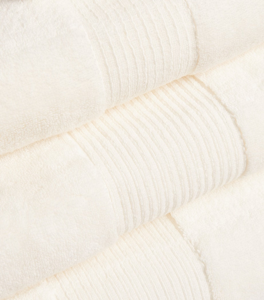 Harrods of London Organic Cotton Bath Towel (70cm x 140cm)