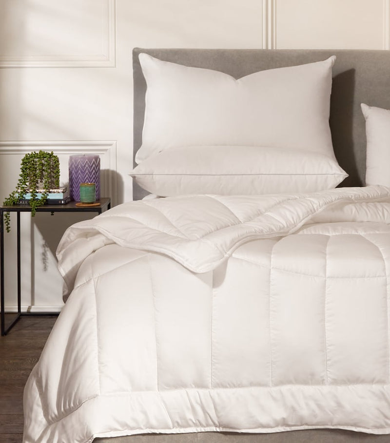 Harrods of London Kensington down-filled pillow 50cm x 90cm, UK version