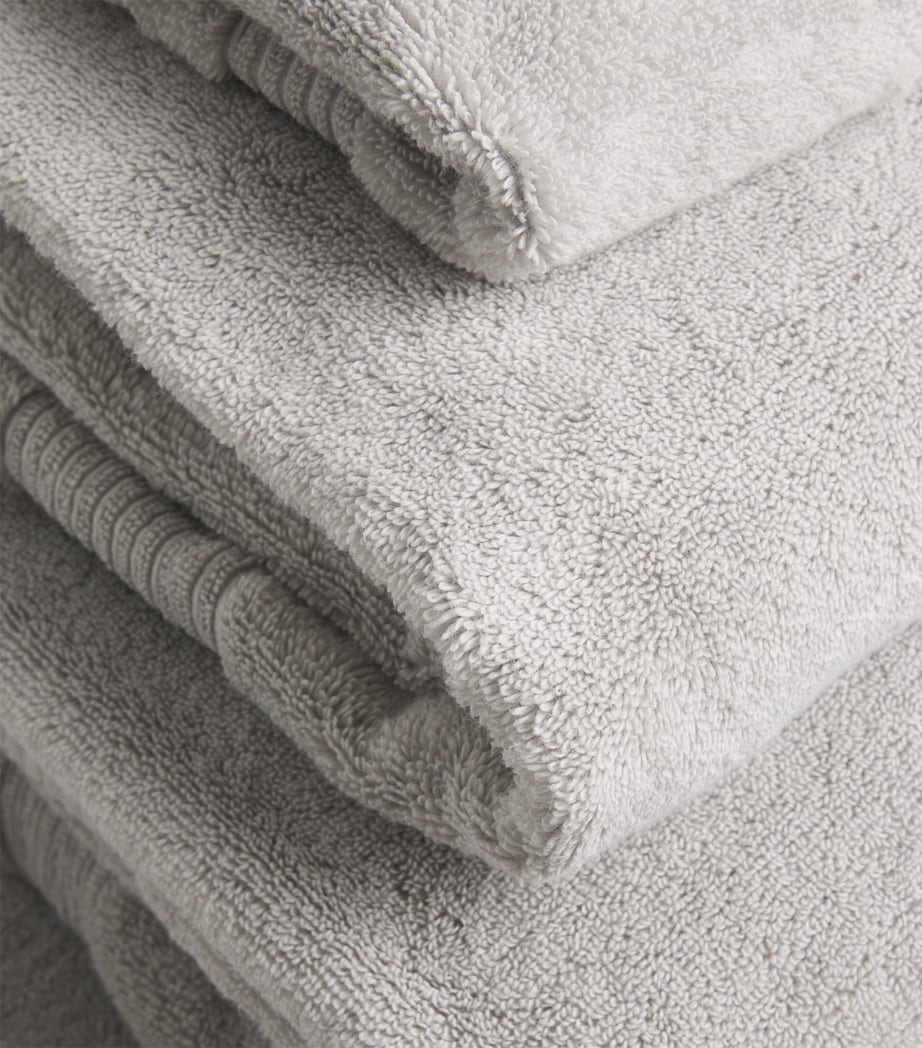 Harrods of London organic cotton bath towel 70cm x 140cm, UK version
