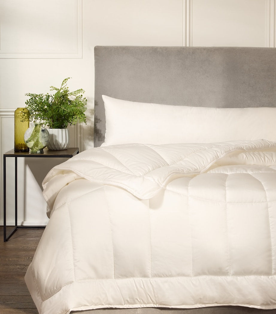 Harrods of London Cambridge body pillow 160cm, UK version