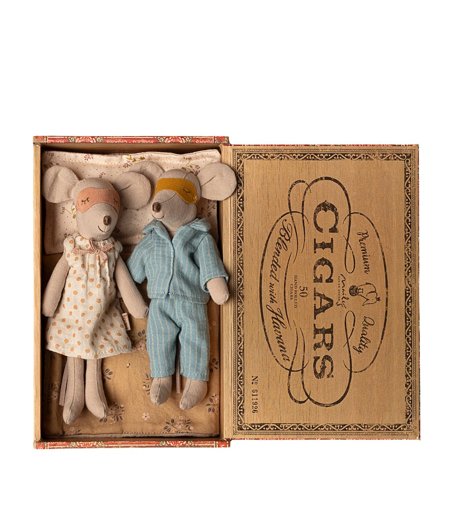 Maileg mum and dad mice bedtime set 21cm, imported from the UK