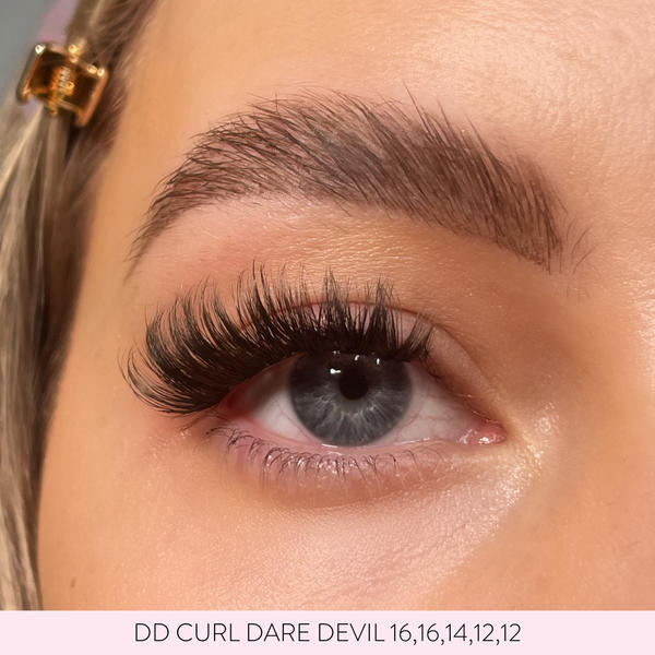 House of Amor false eyelashes medium length, UK version