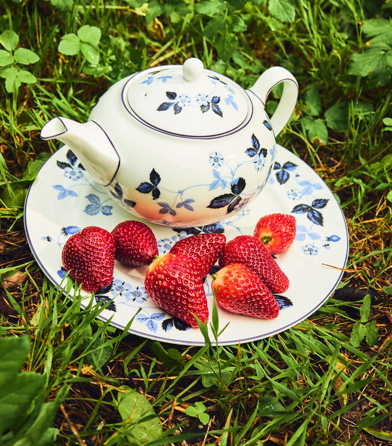 Wedgwood Wild Strawberry Inky Blue fine bone china side plate 20.5cm (British brand)