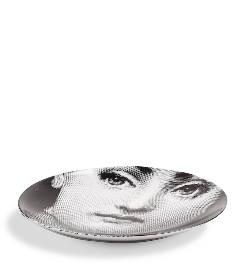 Wall Plate with Expressive Opera Singer Profile Design, 26cm Diameter