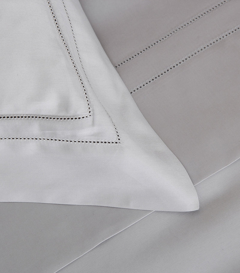 Frette Doppio Ajour Super King flat sheet set - British product