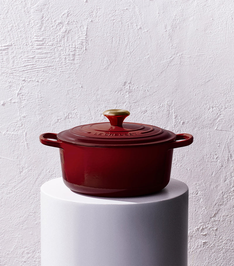 Le Creuset cast iron round casserole dish 24cm, imported from the UK