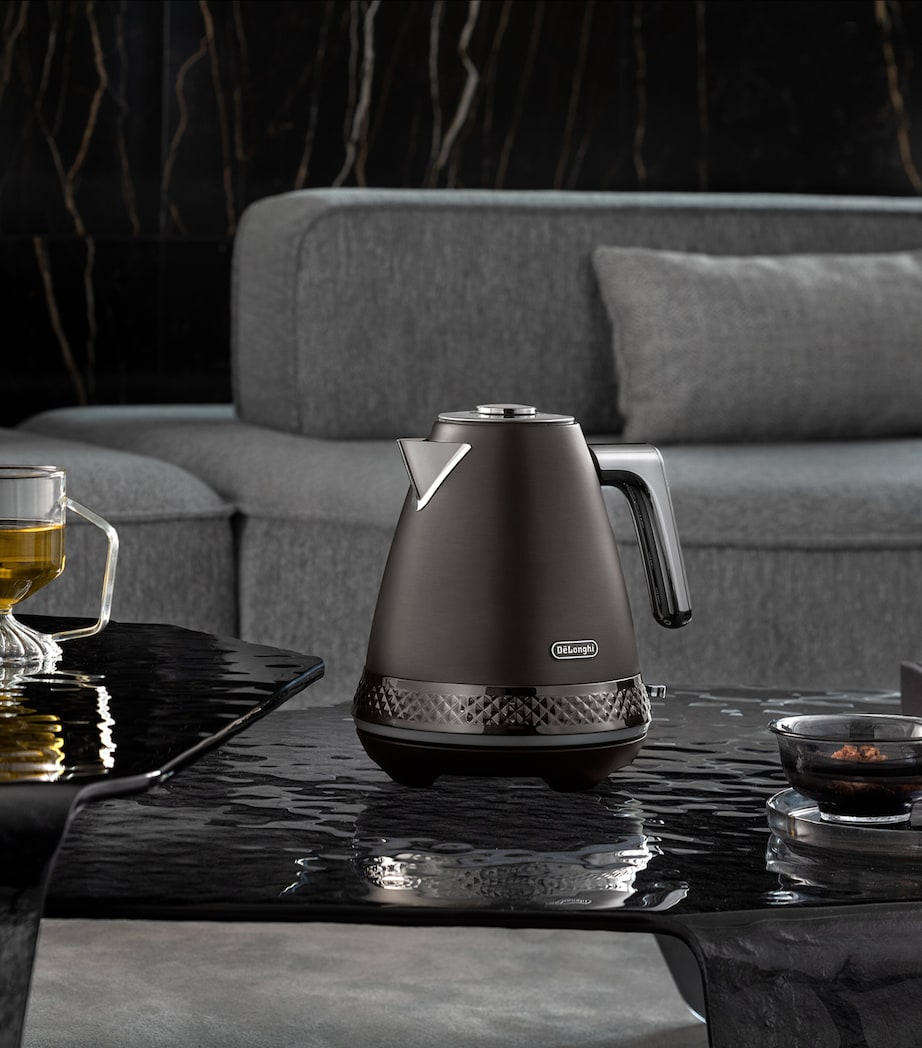 De'Longhi stainless steel Diadema electric kettle - British product