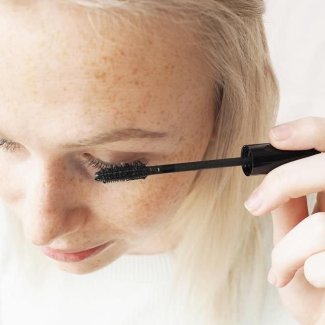 Green People Organic Mascara Volumising Black   7ml