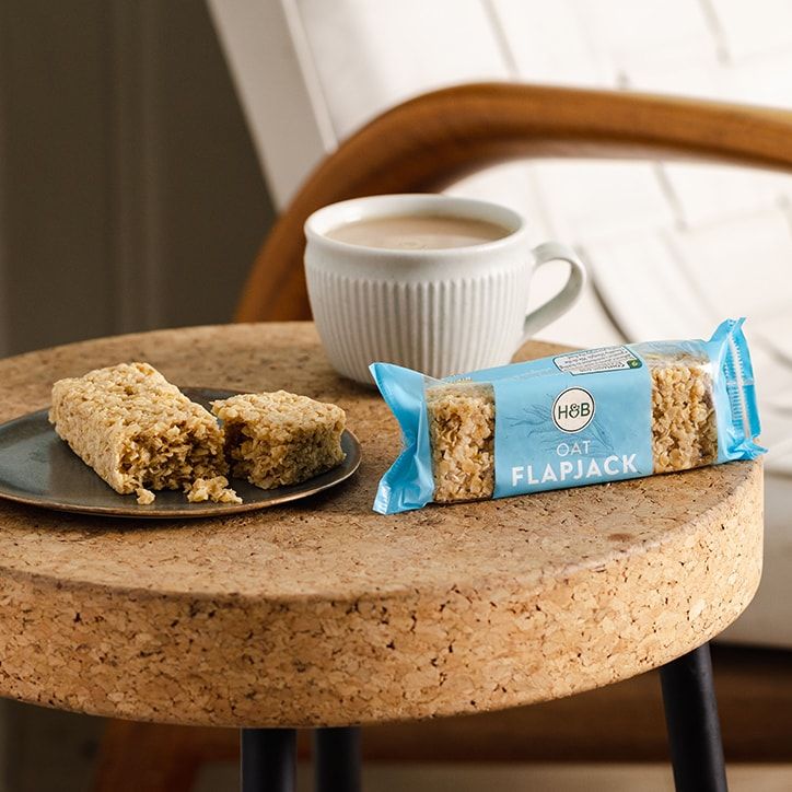 Holland &amp;amp; Barrett Oaty Flapjack 100g