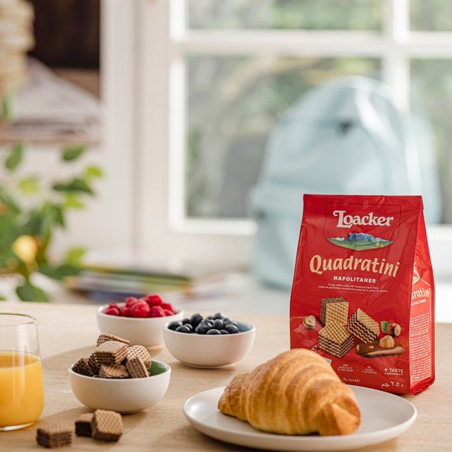 Loacker Hazelnut Napolitaner Quadratini Wafers   125g