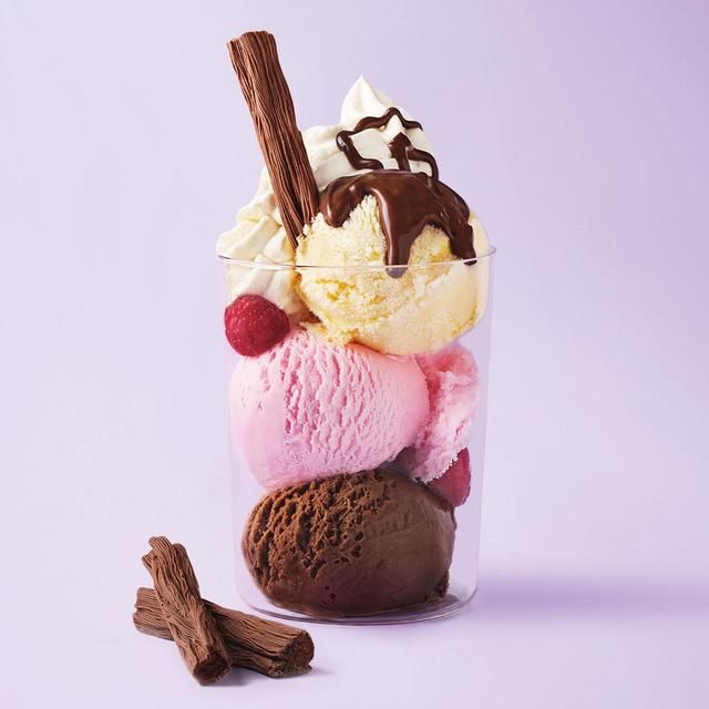 M&amp;amp;S 10 Chocolate Sticks   75g