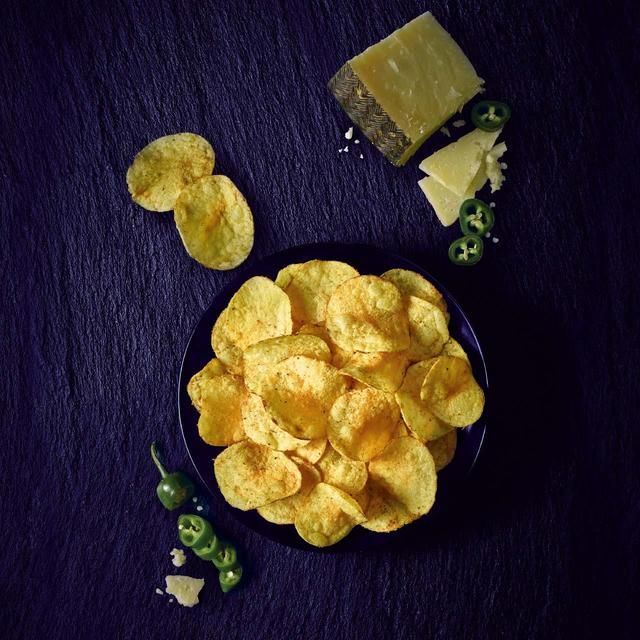 M&amp;amp;S Collection Manchego Cheese &amp;amp; Chilli Crisps   150g