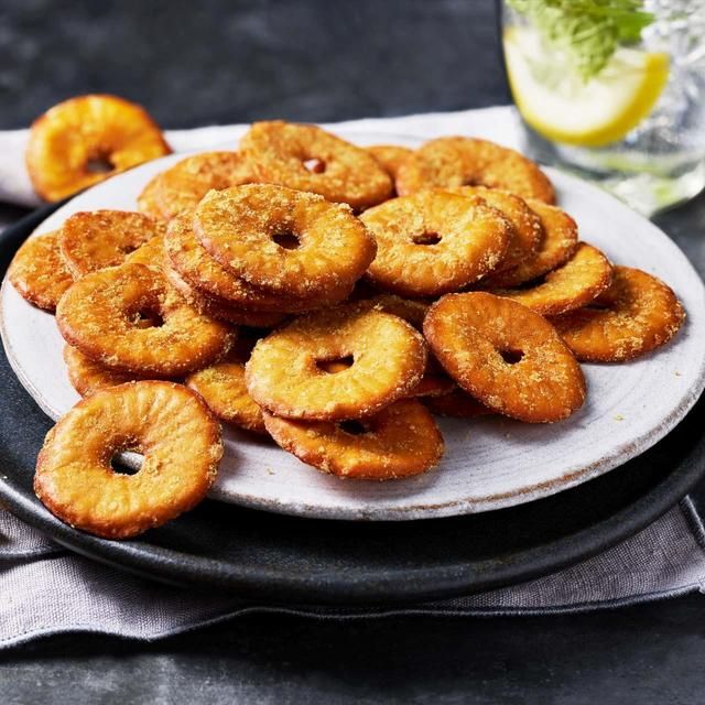 M&amp;amp;S Honey &amp;amp; Mustard Pretzel Thins   80g