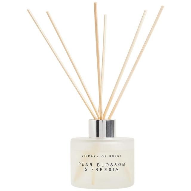 M&amp;amp;S Pear Blossom and Freesia 100ml Diffuser
