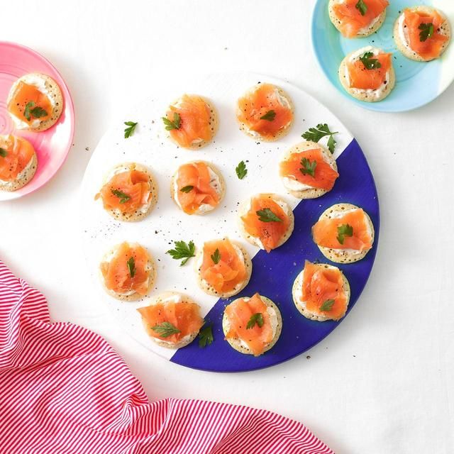 M&amp;amp;S Scottish 20 Mini Smoked Salmon Blinis   400g